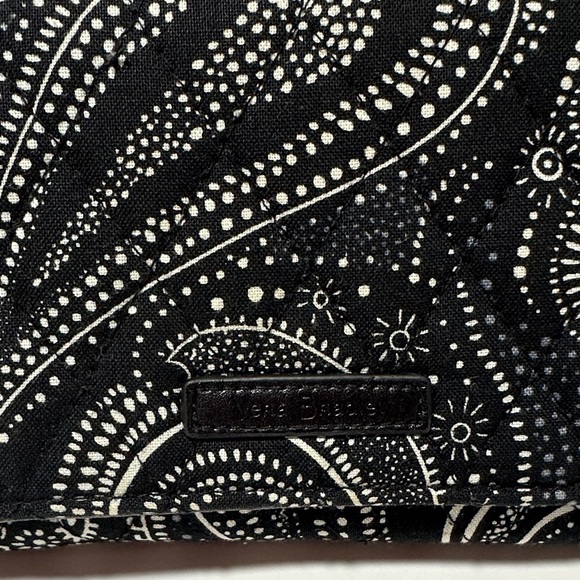 Vera Bradley RFID Wallet – Stellar Paisley Black & White (Retired Pattern 2023) - Picture 3 of 7